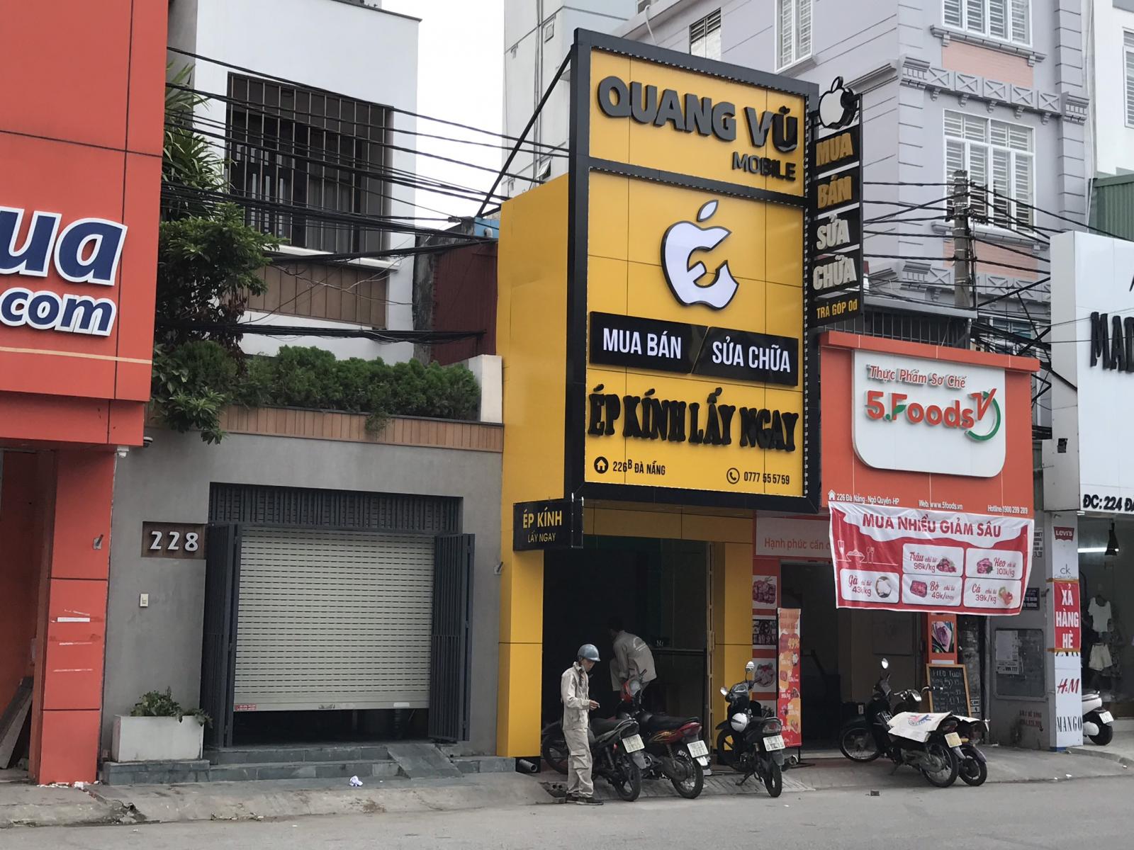Biển LED điện tử thu hút khách hàng cả ngày lẫn đêm
