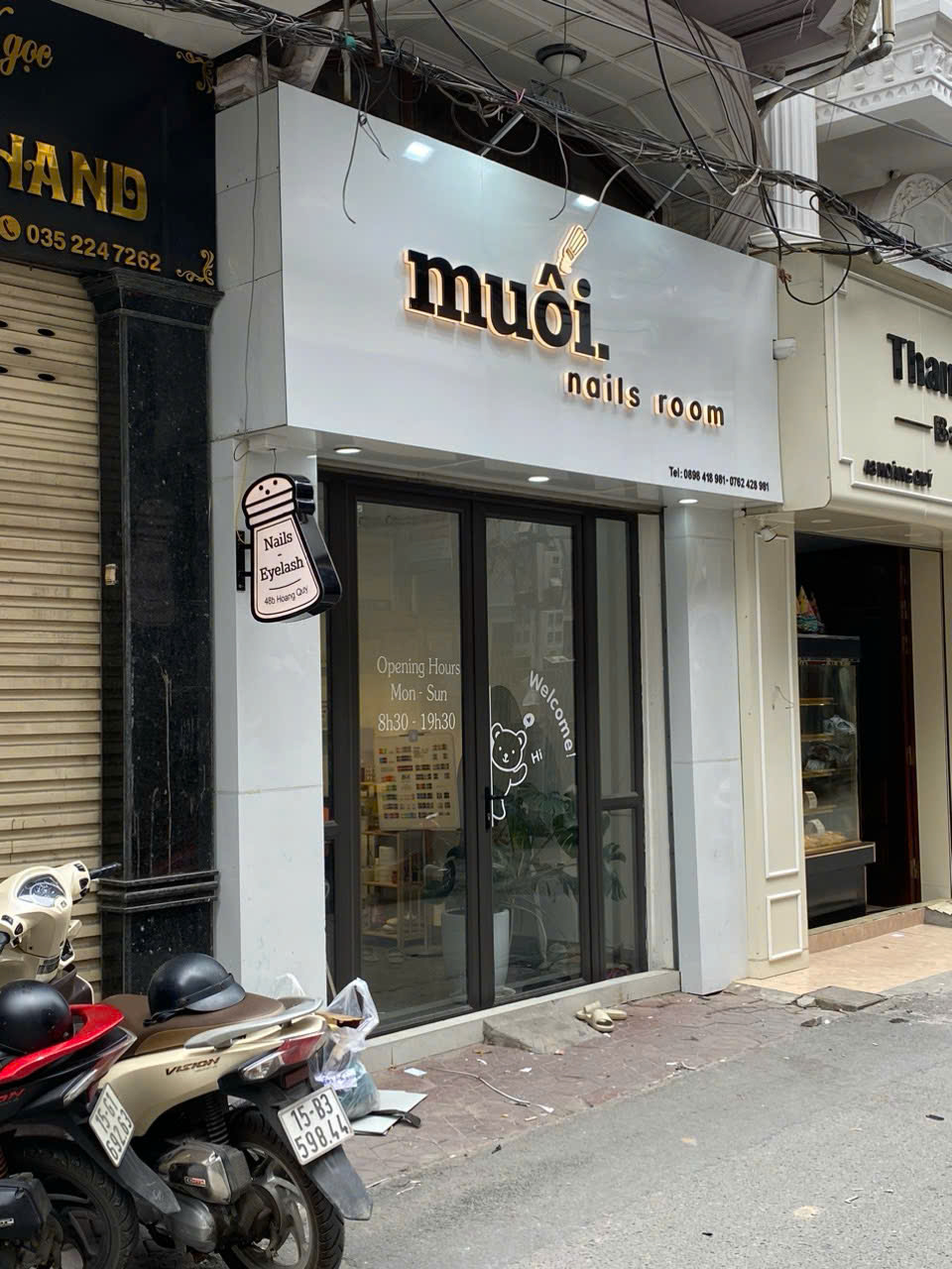 Biển quảng cáo cho tiệm MUỐI Nails Room