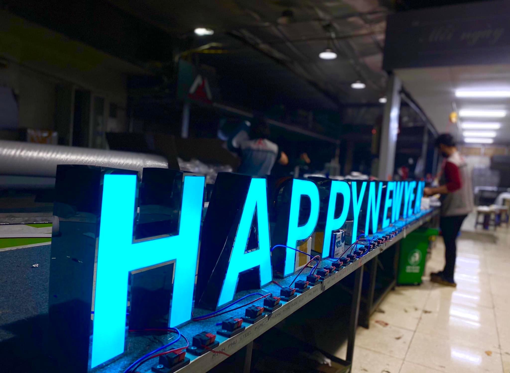 Chữ Inox Có Đèn LED HAPPY NEW YEAR