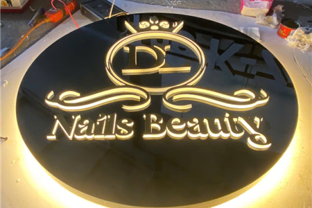 Chữ Inox Có Đèn LED NAIL BEAUTY